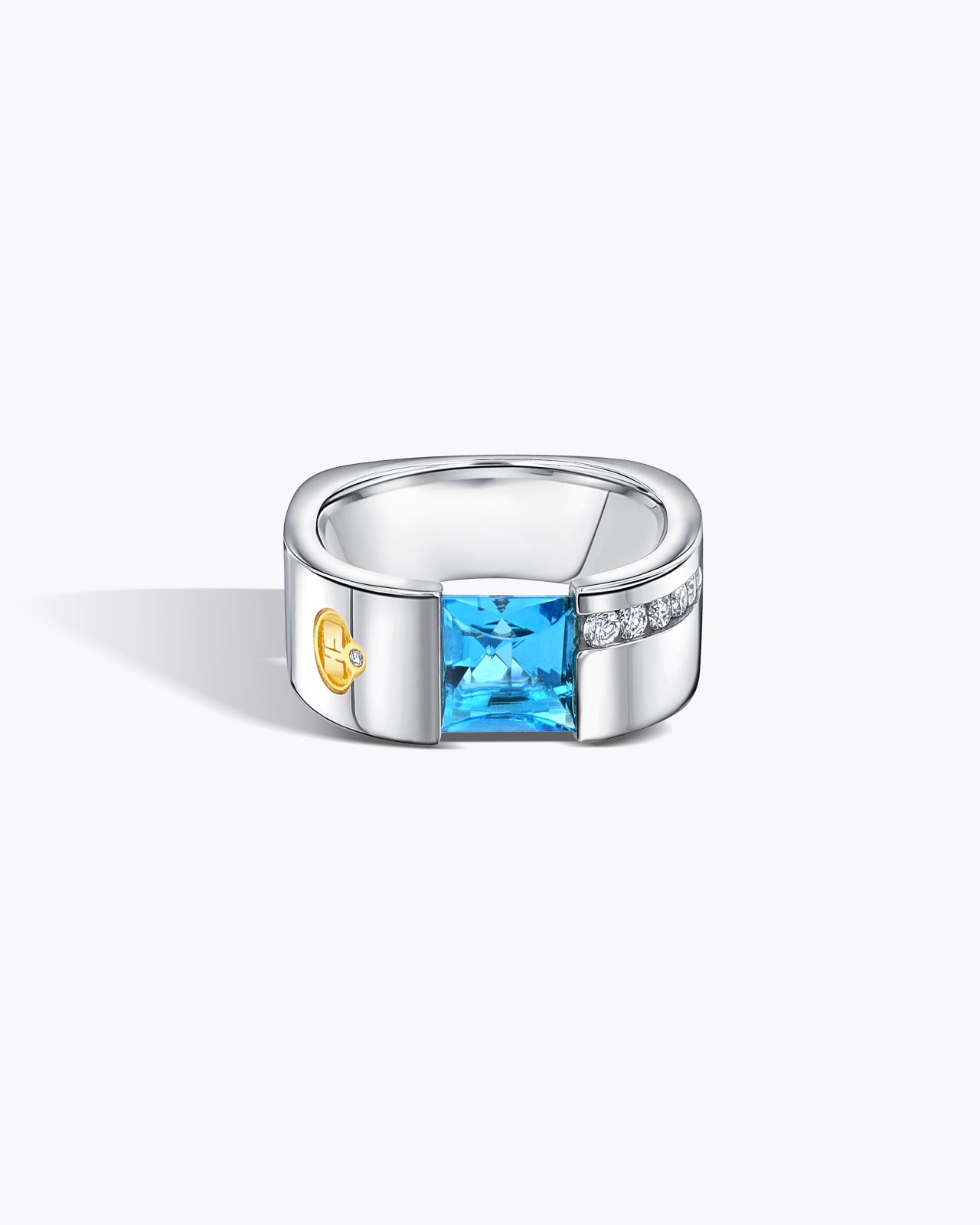 LUCHT | Princess 2.50ct Blue Topaz 18 Karat White / Yellow Gold